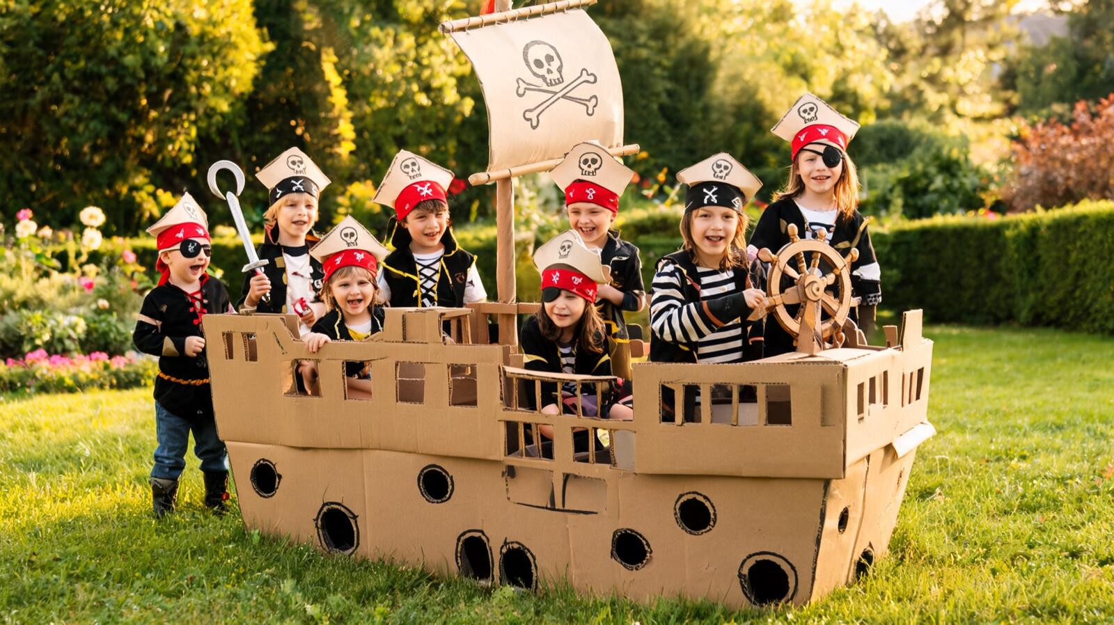 Des enfants déguisés en pirates pendant la fête